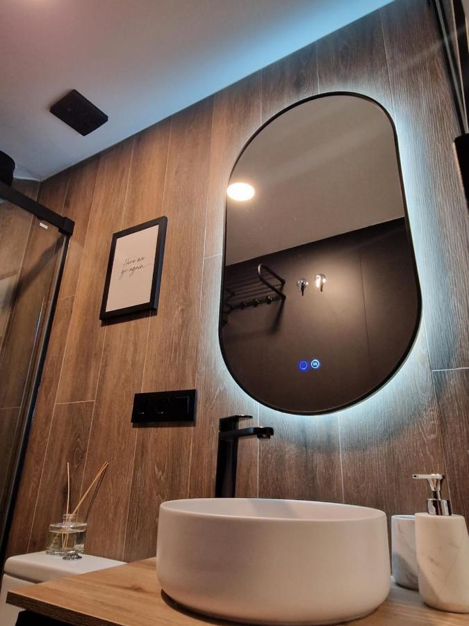 Brand New Very Cosy And Awesome Display Close To The Slope! Private Parking Apartament